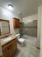 4260 Clayton Rd in Concord, CA - Foto de edificio - Building Photo