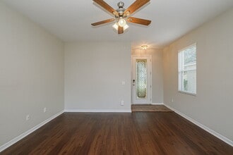 18832 Sunterra Dr in Land O Lakes, FL - Building Photo - Building Photo