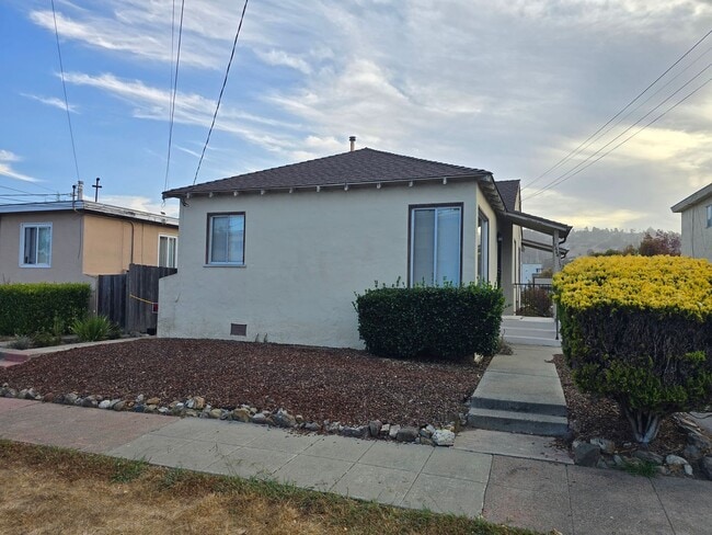 property at 1664 San Benito St
