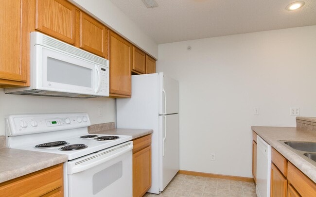 Cascade Lane Condominiums in Iowa City, IA - Foto de edificio - Building Photo