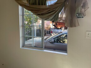 3524 W 112th St, Unit 3 in Inglewood, CA - Building Photo - Building Photo