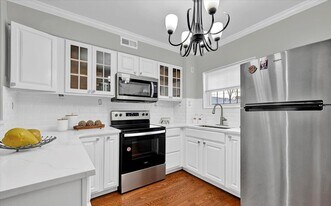 210 N Glover St in Baltimore, MD - Building Photo