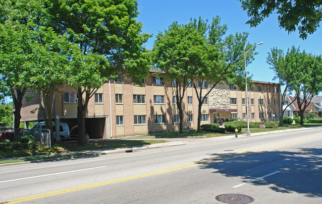 Washington Apartments in Racine, WI - Building Photo - Building Photo