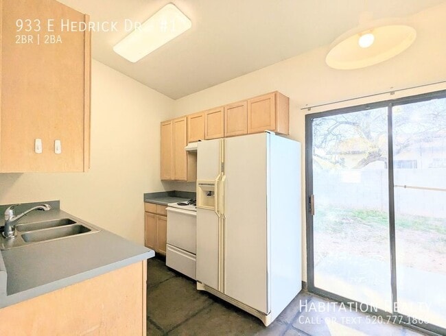 property at 933 E Hedrick Dr
