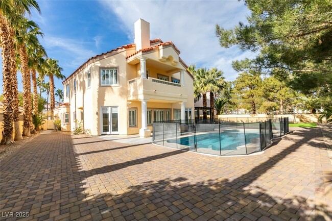 property at 2600 Sun Reef Rd