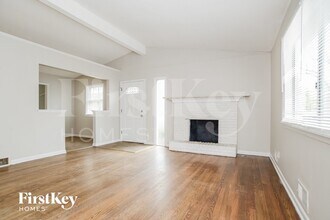 5106 S Grand Ave in Independence, MO - Building Photo - Building Photo