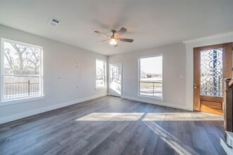 1617 Mignon Dr, Unit 2921C in Arlington, TX - Building Photo - Building Photo