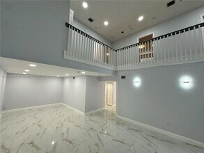 17425 NW 75th Pl in Hialeah, FL - Building Photo - Building Photo