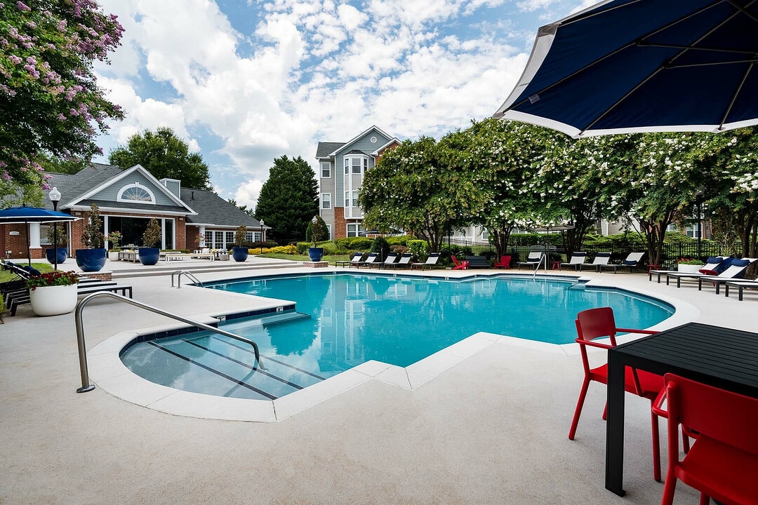 Avana Creekside in Charlotte, NC - Building Photo