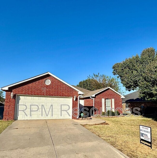 10309 Banff Way in Yukon, OK - Building Photo - Building Photo