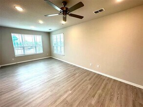 3945 Hometown Blvd in Forney, TX - Building Photo - Building Photo