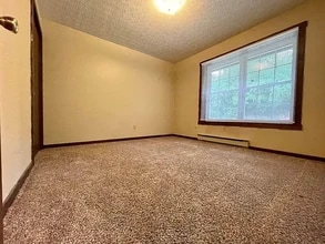 1954 Koons Rd in North Canton, OH - Foto de edificio - Building Photo
