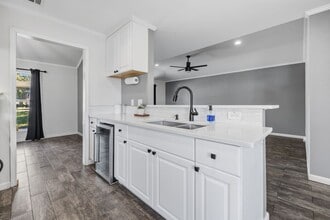 1607 Malibu Dr in Carrollton, TX - Building Photo - Building Photo