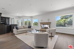 1845 Loma Vista Dr in Beverly Hills, CA - Building Photo