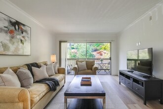 6304 Friars Rd in San Diego, CA - Building Photo - Building Photo
