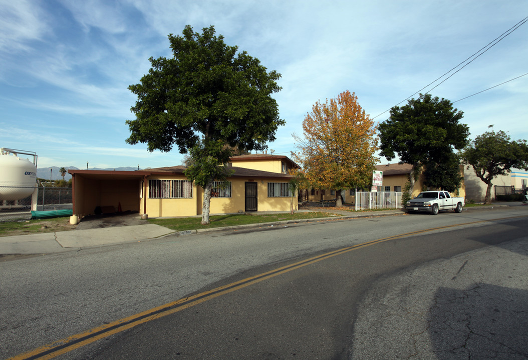 Mabel Manor in South El Monte, CA - Foto de edificio