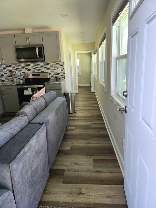 16 Tennyson Ln, Unit 16Tennyson