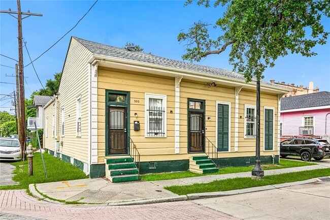 900 Josephine St in New Orleans, LA - Building Photo - Building Photo