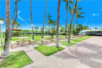 2555 Collins Ave, Unit 808 in Miami Beach, FL - Building Photo - Building Photo