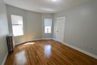 94 E Cottage St-Unit -1 in Boston, MA - Building Photo - Building Photo