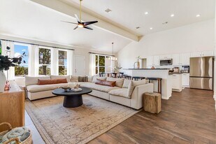 13201 N Ridge Cir in Leander, TX - Building Photo