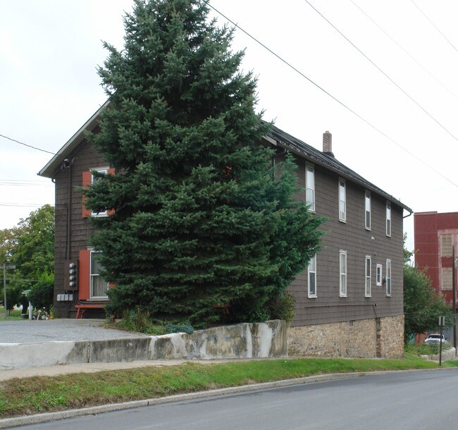 101 Dehaas Aly in Muncy, PA - Building Photo - Building Photo
