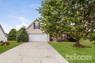 440 Spring Lake Terrace in Covington, GA - Building Photo