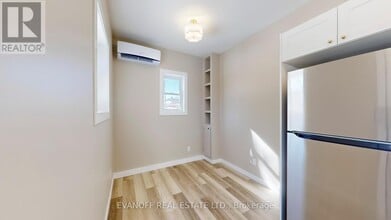 29 Leahann Dr in Toronto, ON - Building Photo - Building Photo