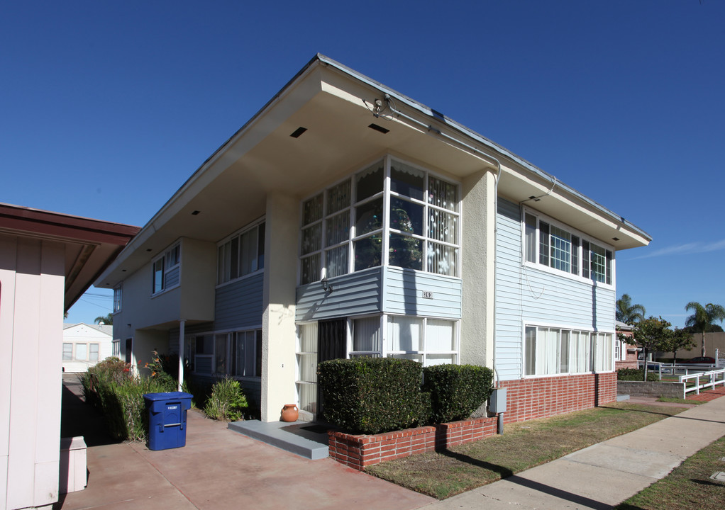 261-263 F St in Chula Vista, CA - Building Photo