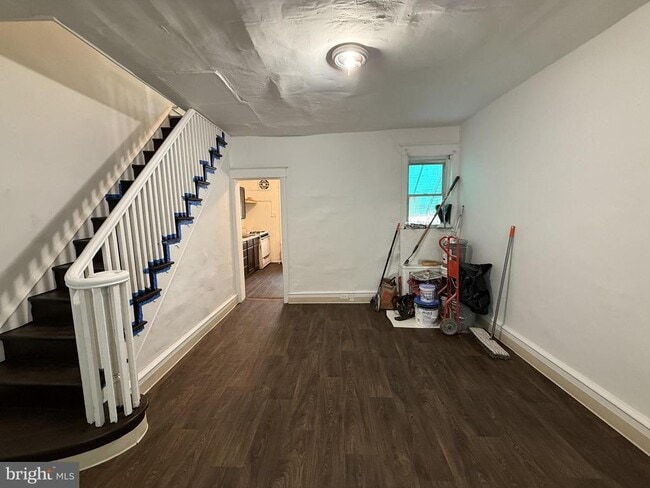 property at 1504 S Dover St