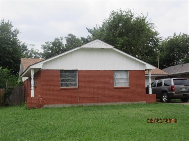 property at 320 NW 87th St