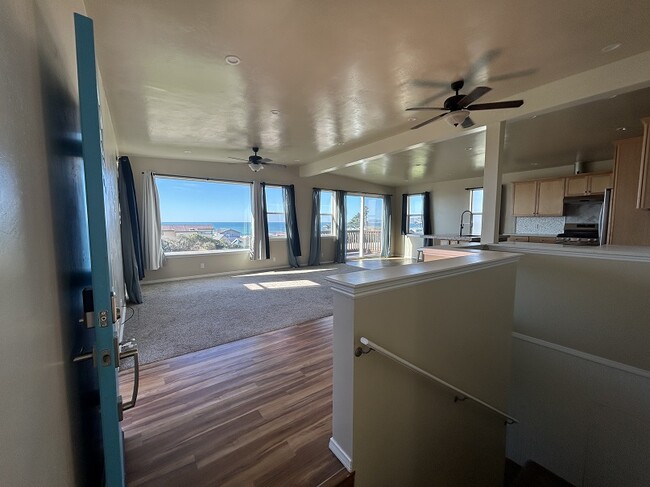 3298 Ocean Blvd in Cayucos, CA - Building Photo - Building Photo
