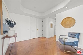 300 N Swall Dr in Beverly Hills, CA - Building Photo - Building Photo
