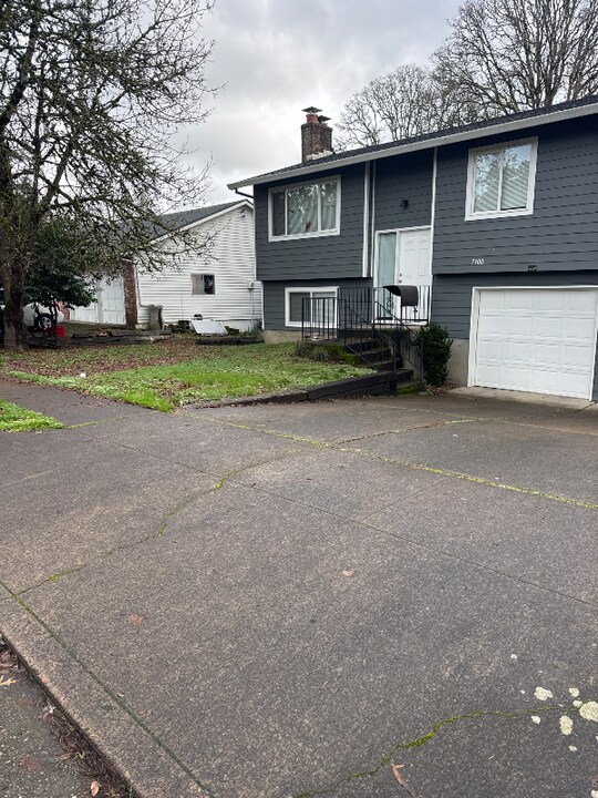 7300 SW 130th Ave in Beaverton, OR - Foto de edificio