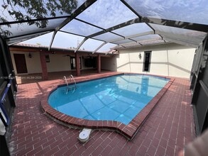 10754 SW 30th St in Miami, FL - Building Photo - Building Photo