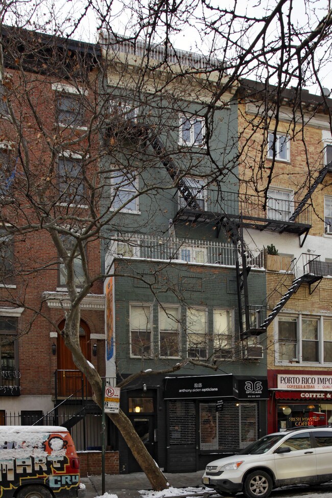 42 Saint Marks Pl in New York, NY - Building Photo - Building Photo