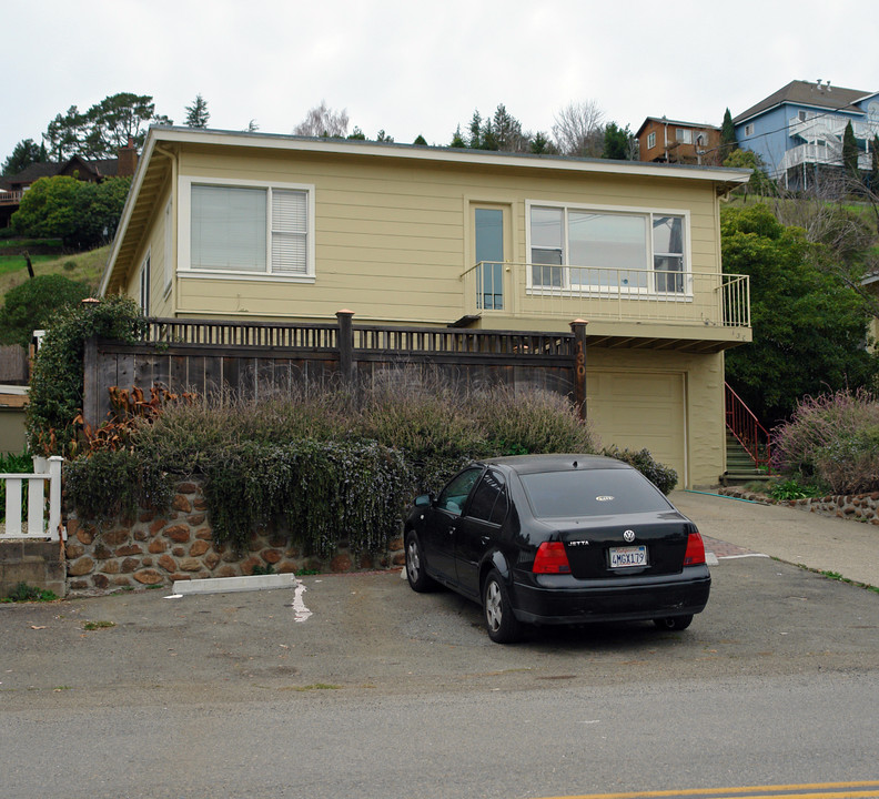 130 Auburn St in San Rafael, CA - Building Photo