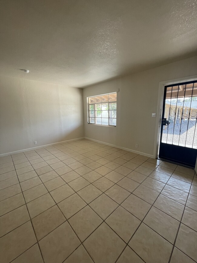 1402 St Johns Dr in El Paso, TX - Building Photo - Building Photo