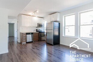 925 W Carmen Ave, Unit 4F in Chicago, IL - Building Photo