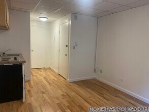 405 Beacon St, Unit D in Boston, MA - Building Photo - Building Photo