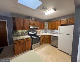 605 Union Mill Rd in Mount Laurel, NJ - Building Photo - Building Photo