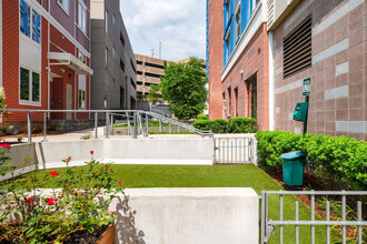 Metro Green Court in Stamford, CT - Foto de edificio - Building Photo