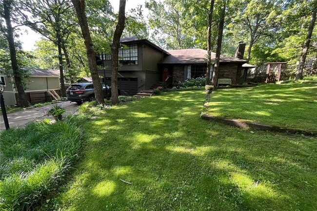 property at 2547 N Elizabeth Ave