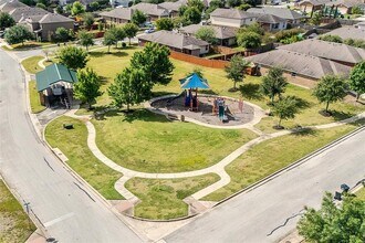 556 Moonwalker Trail in Buda, TX - Building Photo - Building Photo
