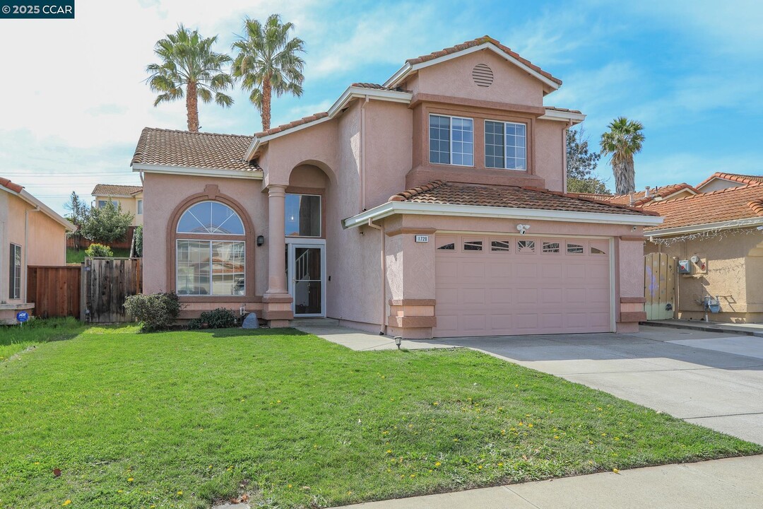 1728 Peachwillow St in Pittsburg, CA - Building Photo
