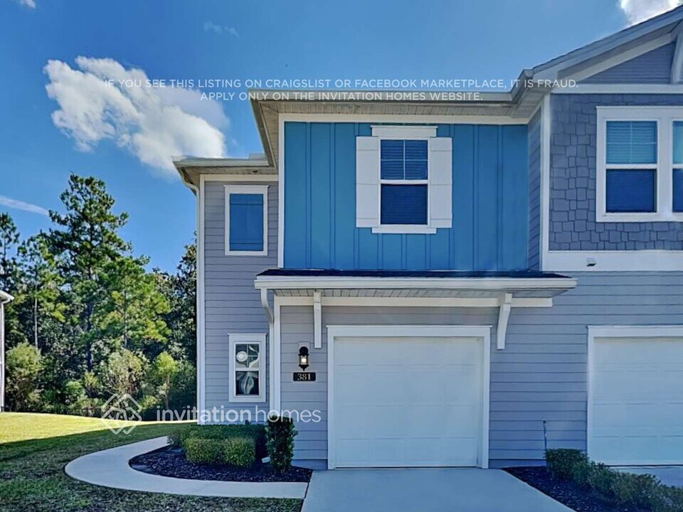 381 Cherry Ridge Dr in Orange Park, FL - Foto de edificio