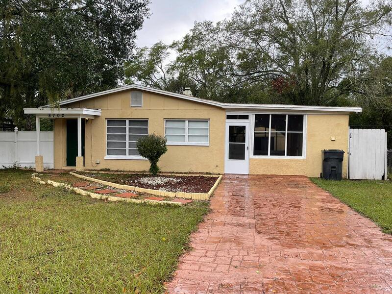 8702 Tupelo Dr in Tampa, FL - Building Photo