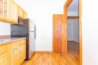 126 Graham Ave, Unit 2A in Brooklyn, NY - Building Photo - Building Photo