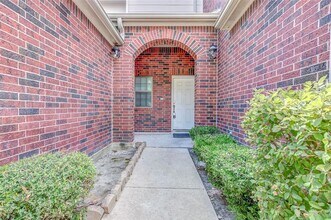 3742 E Ashford Villa Ln in Houston, TX - Building Photo - Building Photo