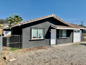 16510 Lakeshore Dr in Lake Elsinore, CA - Building Photo - Building Photo